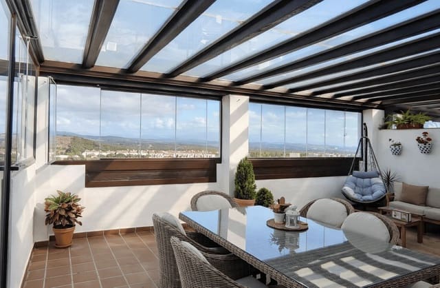 2 bedroom Penthouse for rent in La Alcaidesa with pool garage - € 1,350 (Ref: 9665625)