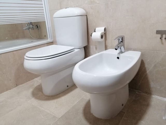 2 bedroom Penthouse for rent in La Alcaidesa with pool garage - € 1,350 (Ref: 9665625)