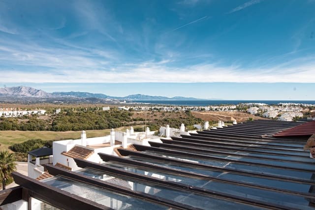 2 bedroom Penthouse for rent in La Alcaidesa with pool garage - € 1,350 (Ref: 9665625)