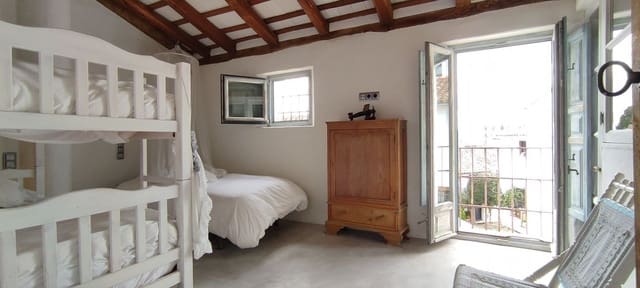 Apartamento de 2 habitaciones en Castellar de la Frontera en venta - 320.000 € (Ref: 9685528)