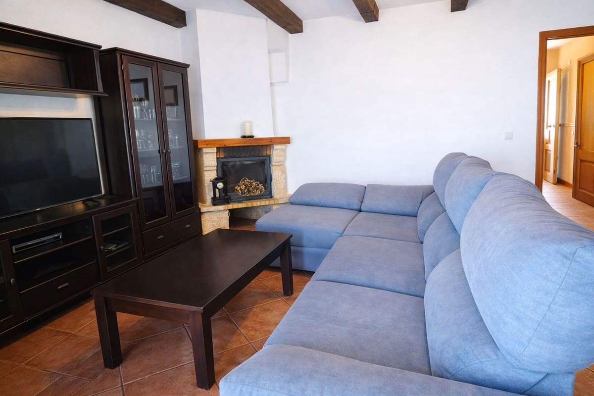 3 bedroom Townhouse for sale in San Roque with garage - € 270,000 (Ref: 9700040)