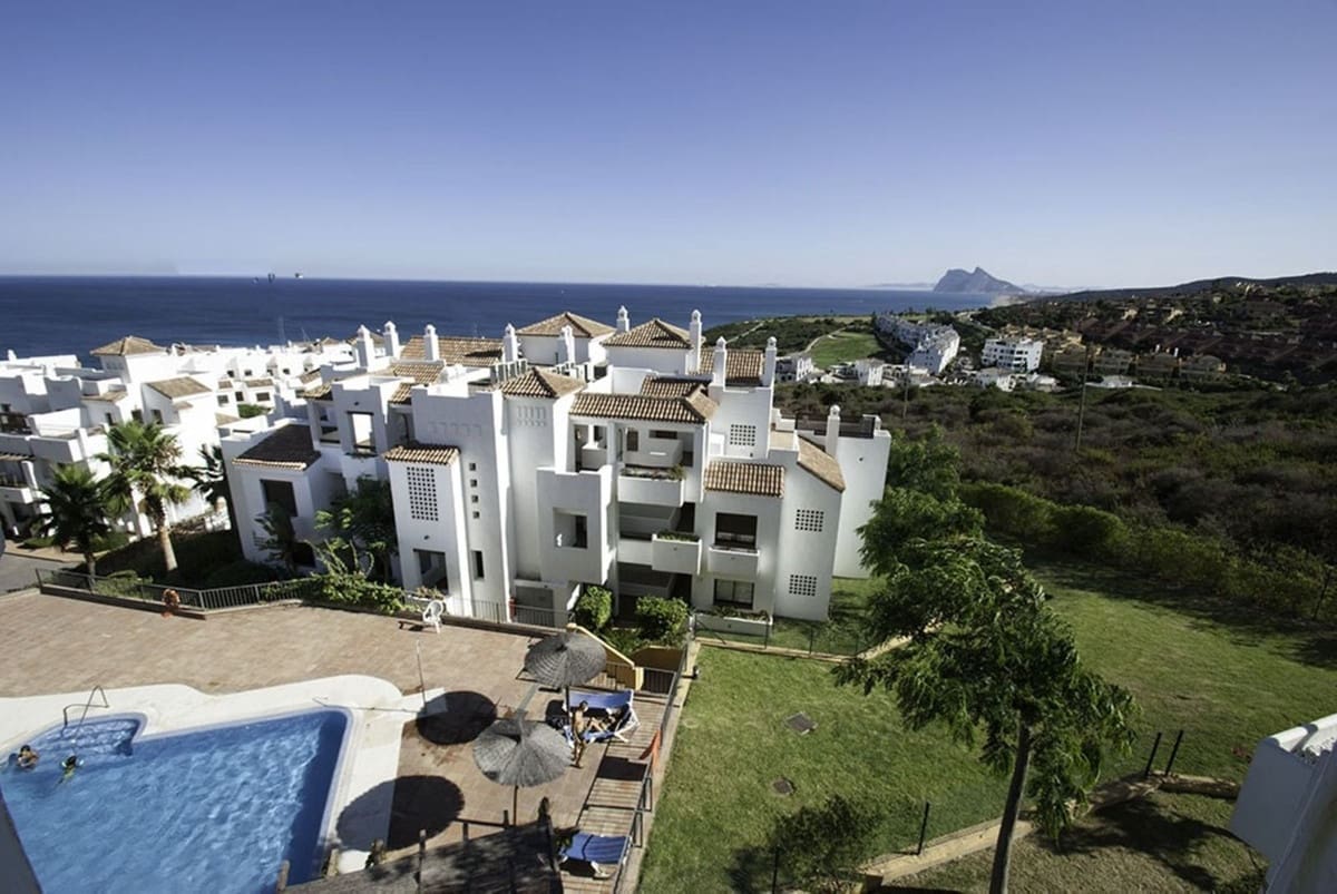 2 Zimmer Penthouse zu verkaufen in La Alcaidesa mit Pool Garage - 499.000 € (Ref: 9700135)