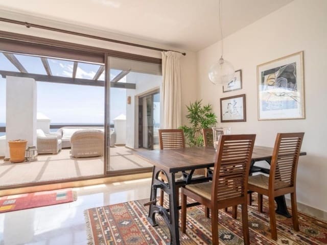 Ático de 2 habitaciones en La Alcaidesa en venta con piscina garaje - 499.000 € (Ref: 9700135)