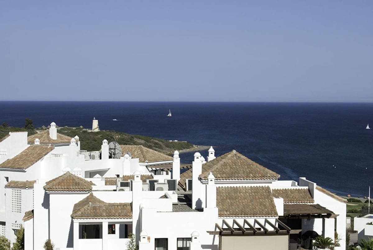 2 Zimmer Penthouse zu verkaufen in La Alcaidesa mit Pool Garage - 499.000 € (Ref: 9700135)
