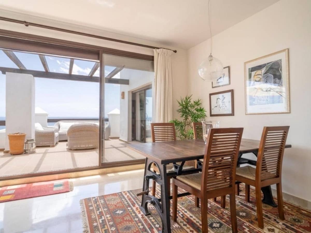 2 Zimmer Penthouse zu verkaufen in La Alcaidesa mit Pool Garage - 499.000 € (Ref: 9700135)