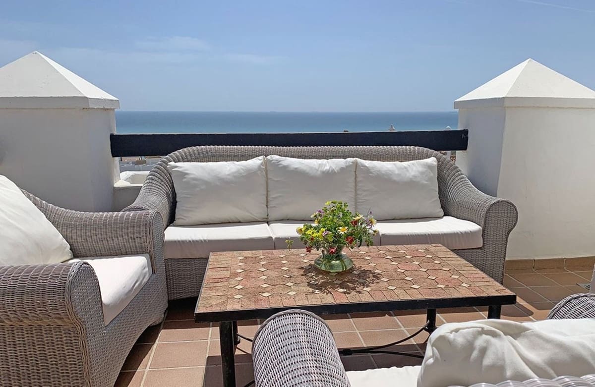 2 Zimmer Penthouse zu verkaufen in La Alcaidesa mit Pool Garage - 499.000 € (Ref: 9700135)