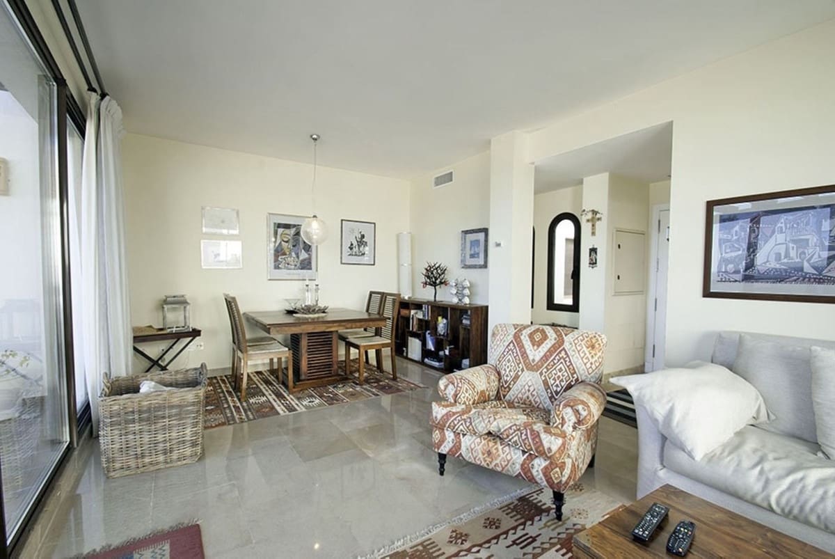 2 Zimmer Penthouse zu verkaufen in La Alcaidesa mit Pool Garage - 499.000 € (Ref: 9700135)