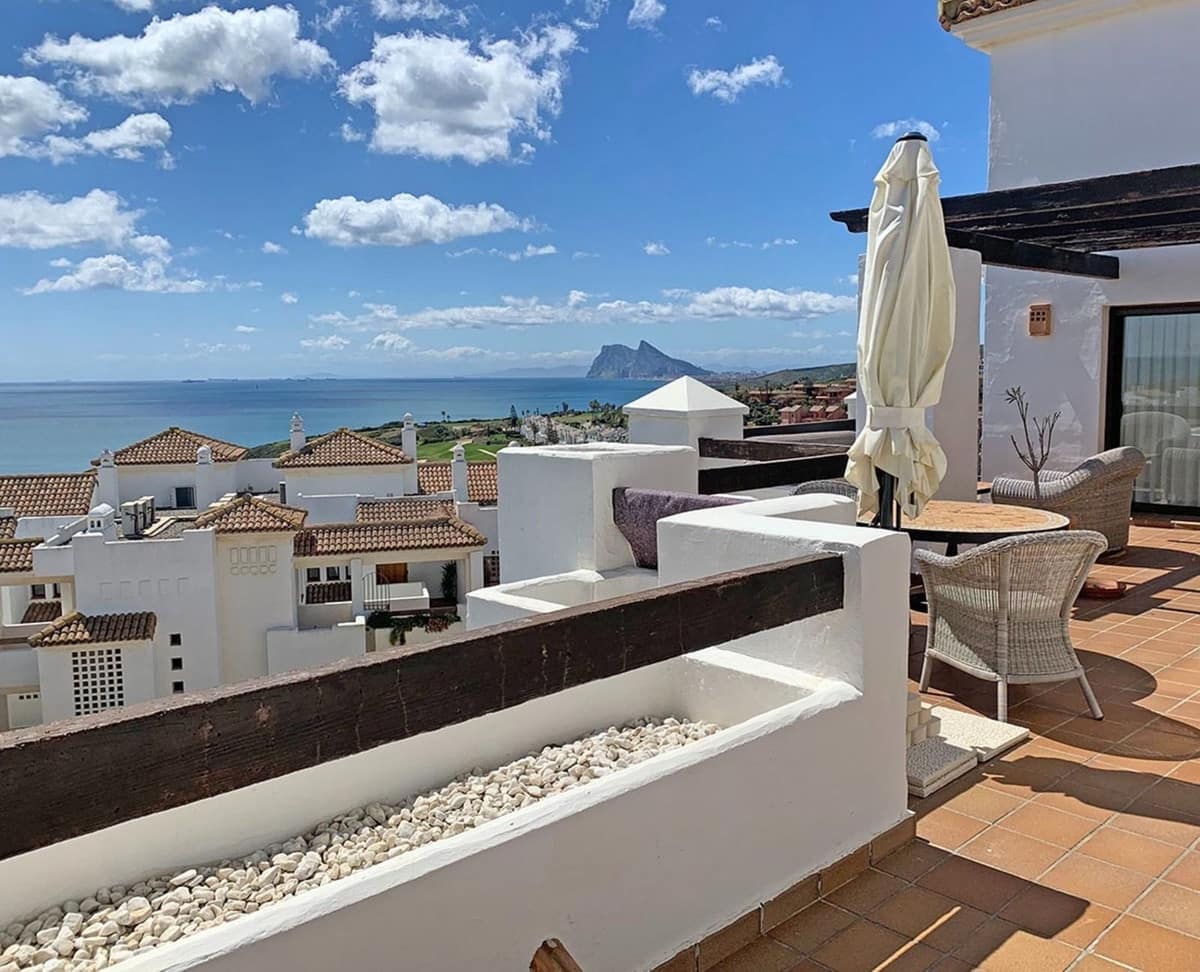 2 Zimmer Penthouse zu verkaufen in La Alcaidesa mit Pool Garage - 499.000 € (Ref: 9700135)