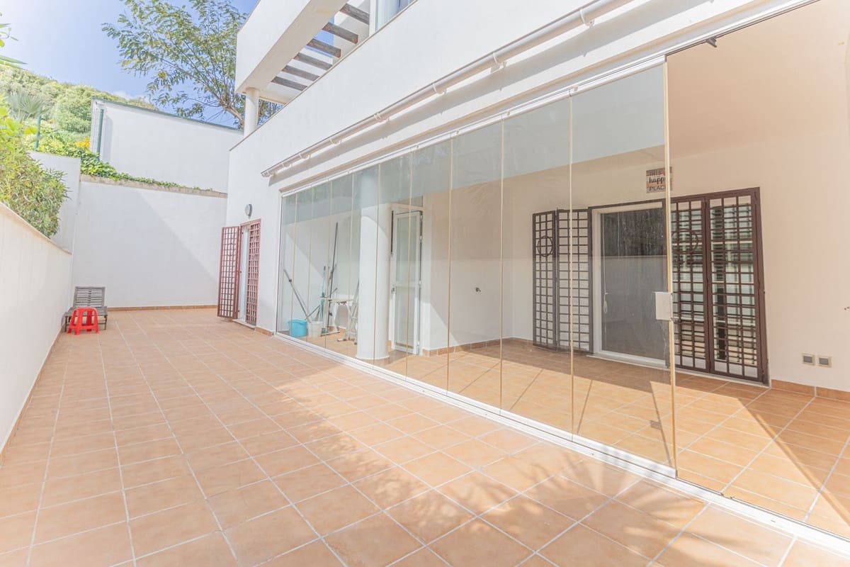 3 bedroom Apartment for sale in La Alcaidesa with pool garage - € 318,000 (Ref: 9726188)