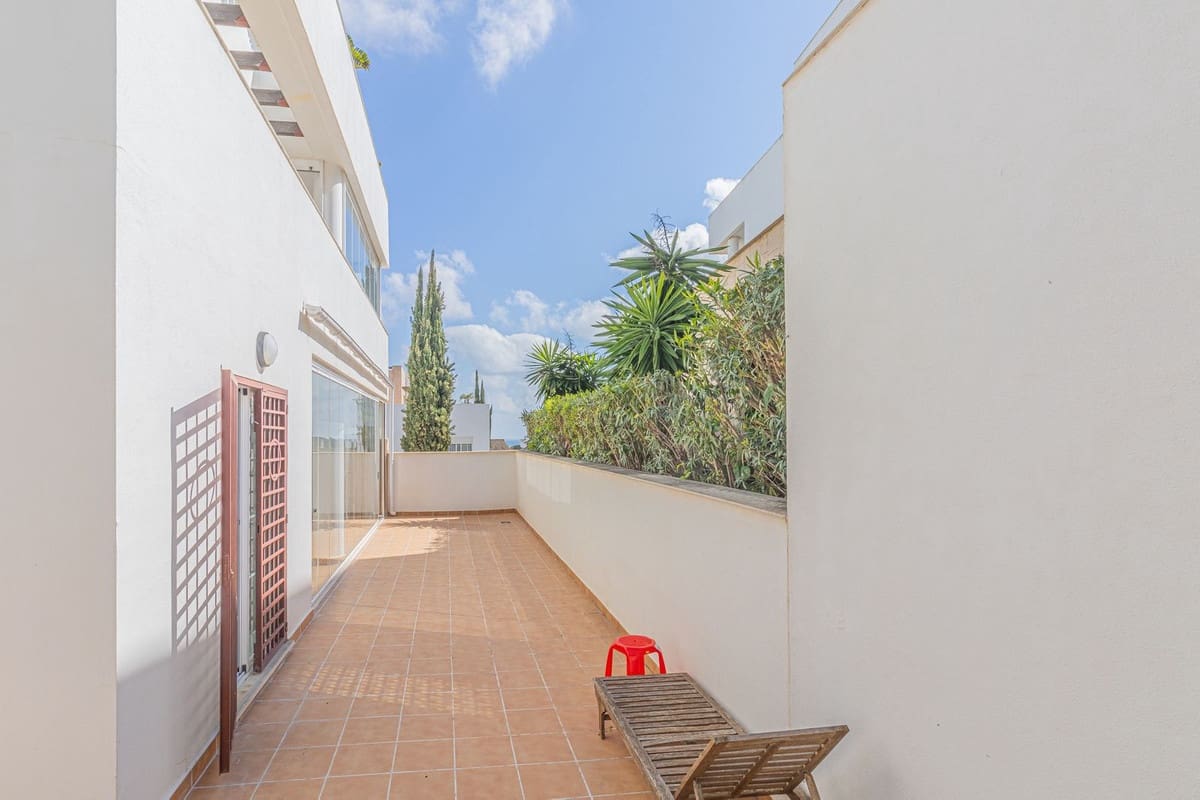 3 bedroom Apartment for sale in La Alcaidesa with pool garage - € 318,000 (Ref: 9726188)