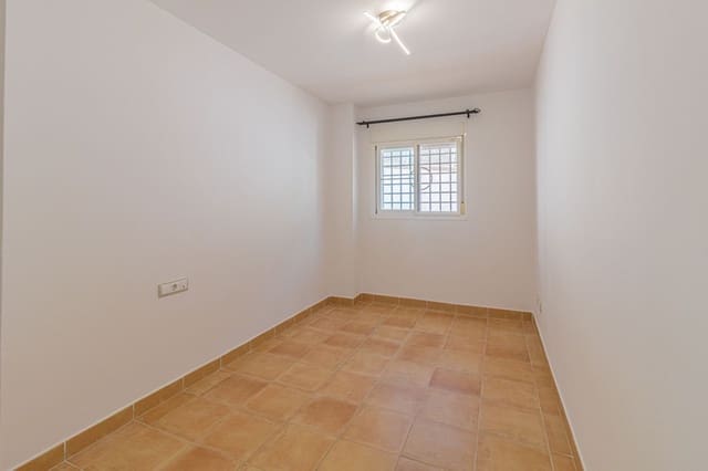 3 sovrum Lägenhet till salu i La Alcaidesa med pool garage - 318 000 € (Ref: 9726188)