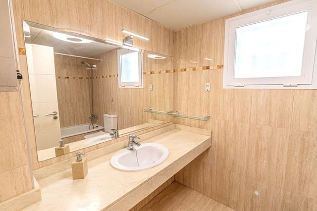 3 soverom Leilighet til salgs i La Alcaidesa med svømmebasseng garasje - € 318 000 (Ref: 9726188)