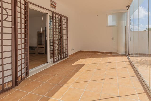 3 bedroom Apartment for sale in La Alcaidesa with pool garage - € 318,000 (Ref: 9726188)