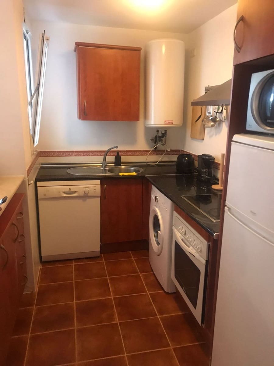 1 Zimmer Apartment zu vermieten in La Alcaidesa mit Pool Garage - 750 € (Ref: 9803784)