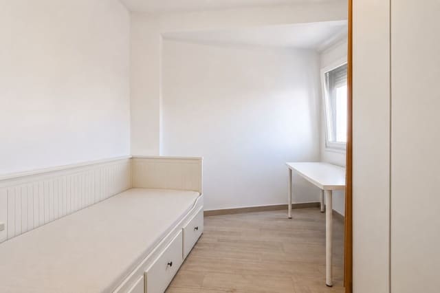 4 sovrum Takvåning till salu i Centro - San Felipe - Huerta Fava, La Línea de la Concepción - 375 000 € (Ref: 9862392)