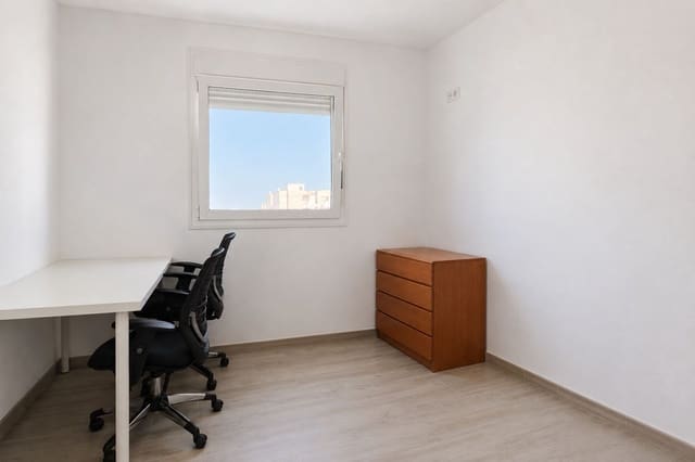4 sovrum Takvåning till salu i Centro - San Felipe - Huerta Fava, La Línea de la Concepción - 375 000 € (Ref: 9862392)