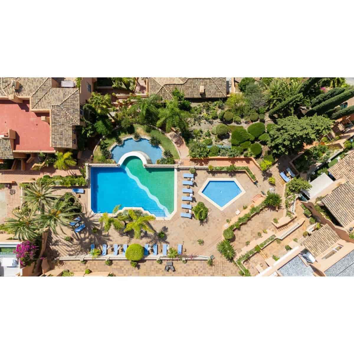 3 sypialnia Apartament na sprzedaż w Marbella z basenem - 1 950 000 € (Ref: 9928258)