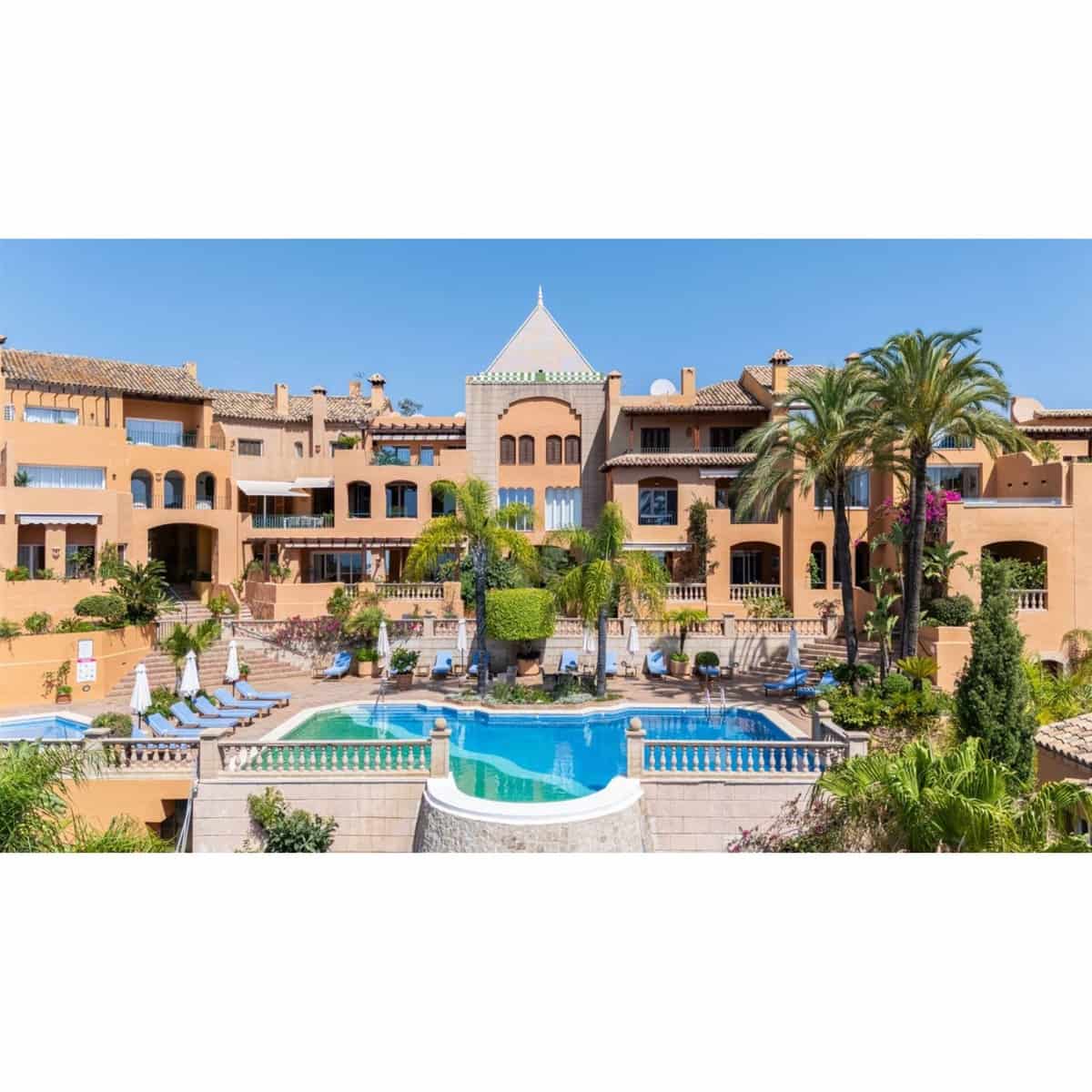 3 sypialnia Apartament na sprzedaż w Marbella z basenem - 1 950 000 € (Ref: 9928258)