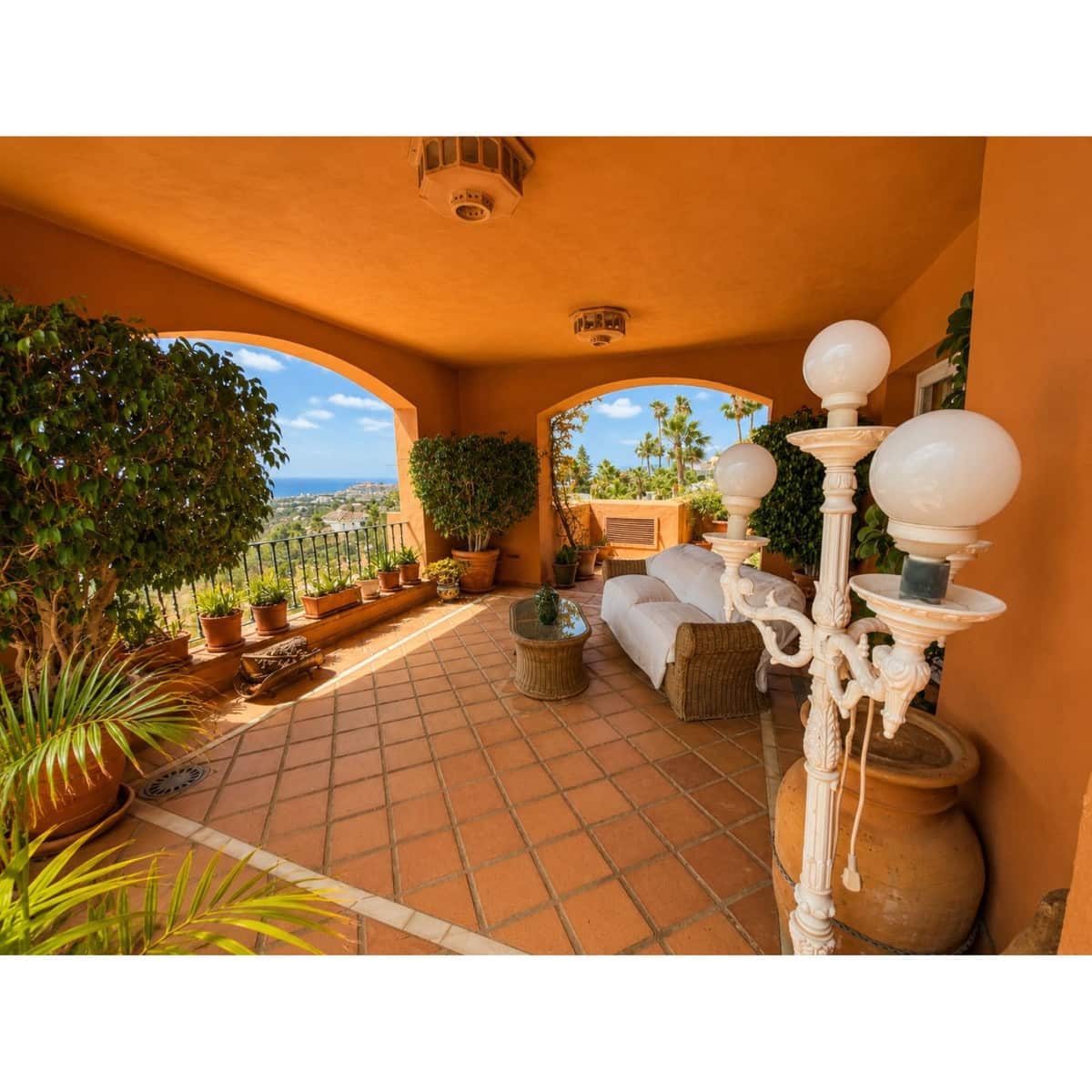 3 sypialnia Apartament na sprzedaż w Marbella z basenem - 1 950 000 € (Ref: 9928258)