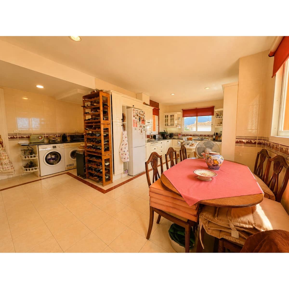 3 sypialnia Apartament na sprzedaż w Marbella z basenem - 1 950 000 € (Ref: 9928258)