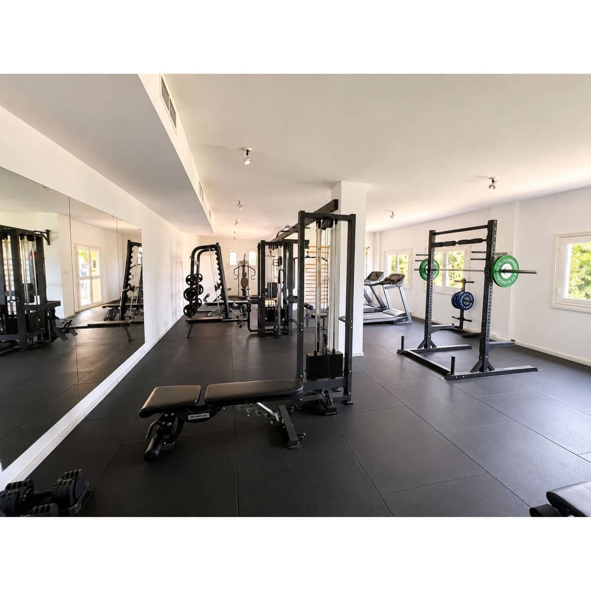 3 sypialnia Apartament na sprzedaż w Marbella z basenem - 1 950 000 € (Ref: 9928258)