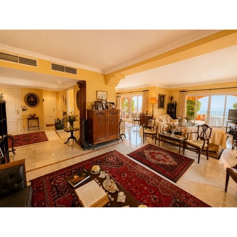 3 chambre Appartement à vendre à Los Naranjos, Marbella avec piscine - 1 950 000 € (Ref: 9928258)