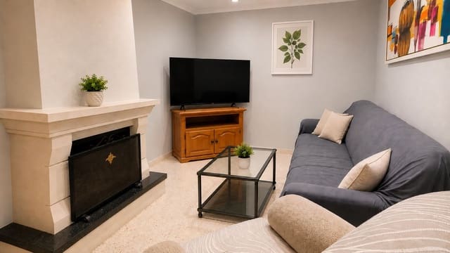 4 soveværelse Byhus til salg i Santa Bárbara - Ciudad Deportiva, La Línea de la Concepción med garage - € 315.000 (Ref: 9935085)