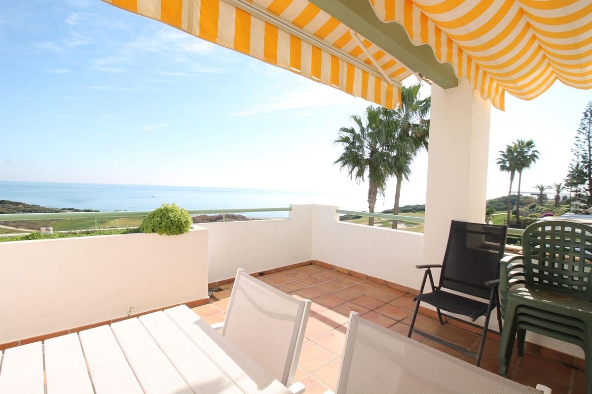 2 bedroom Apartment for rent in La Alcaidesa with pool garage - € 1,400 (Ref: 9985564)