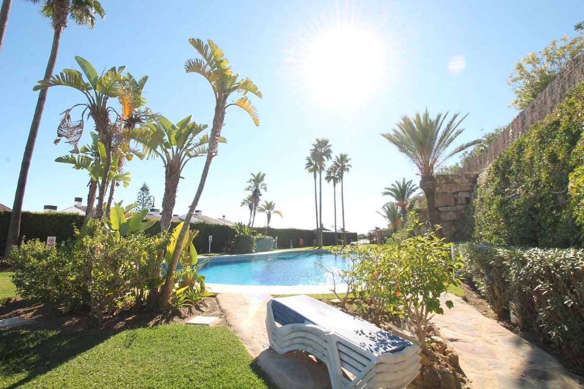 2 bedroom Apartment for rent in La Alcaidesa with pool garage - € 1,400 (Ref: 9985564)