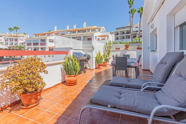 2 soverom Penthouse til leie i La Alcaidesa med svømmebasseng garasje - € 1 100 (Ref: 9985565)