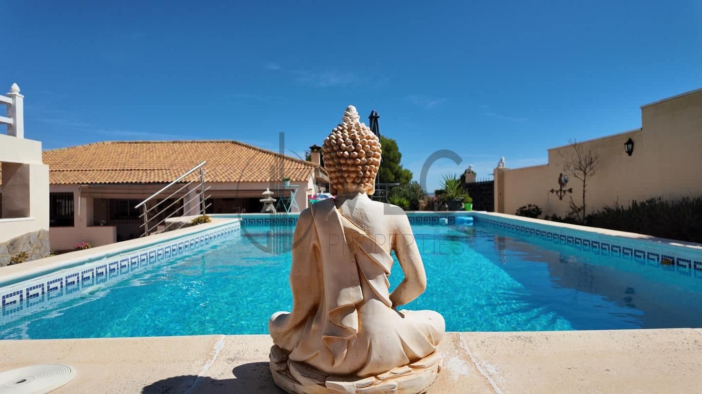 Chalet de 6 habitaciones en Turís en venta con piscina garaje - 299.950 € (Ref: 10077551)