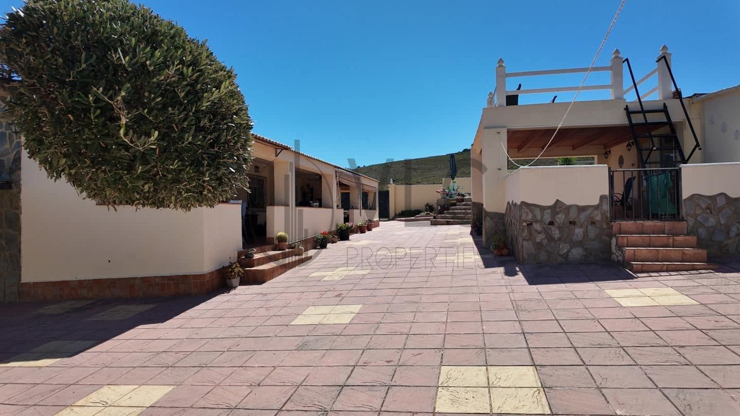 Chalet de 6 habitaciones en Turís en venta con piscina garaje - 299.950 € (Ref: 10077551)