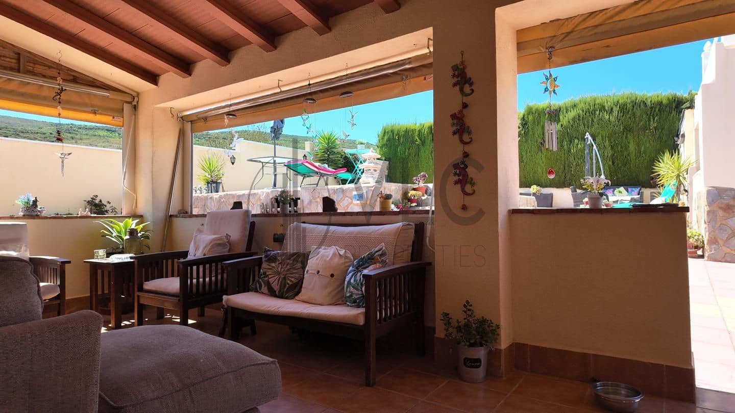Chalet de 6 habitaciones en Turís en venta con piscina garaje - 299.950 € (Ref: 10077551)
