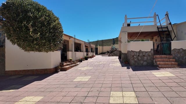 Chalet de 6 habitaciones en Turís en venta con piscina garaje - 299.950 € (Ref: 10077551)