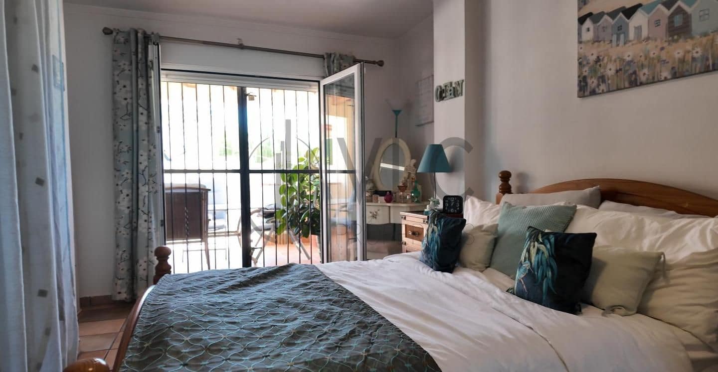 Chalet de 6 habitaciones en Turís en venta con piscina garaje - 299.950 € (Ref: 10077551)