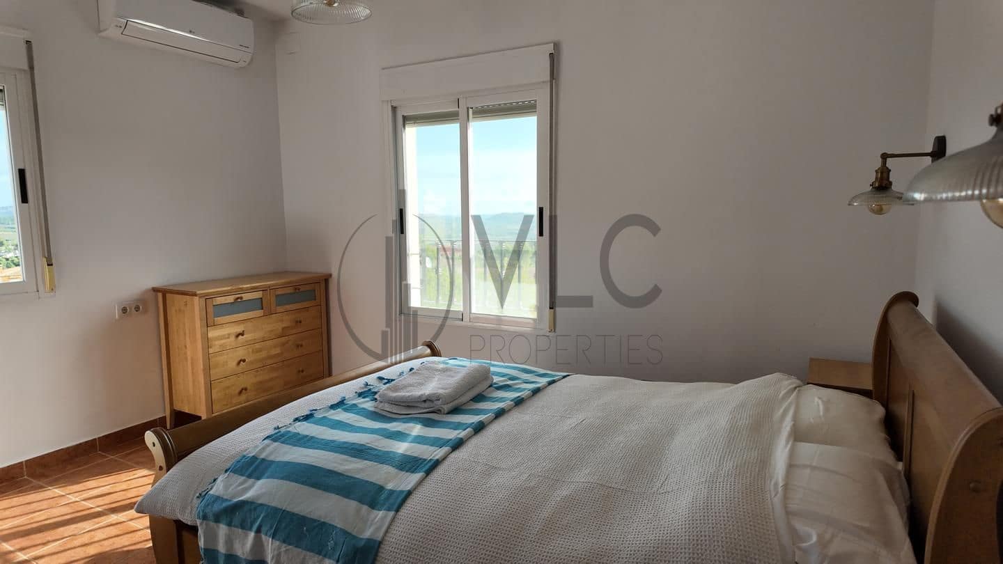 11 bedroom Villa for rent in Turis with pool garage - € 700 (Ref: 10130223)