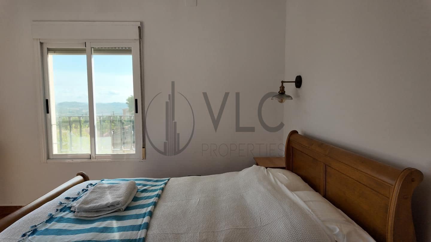 11 bedroom Villa for rent in Turis with pool garage - € 700 (Ref: 10130223)