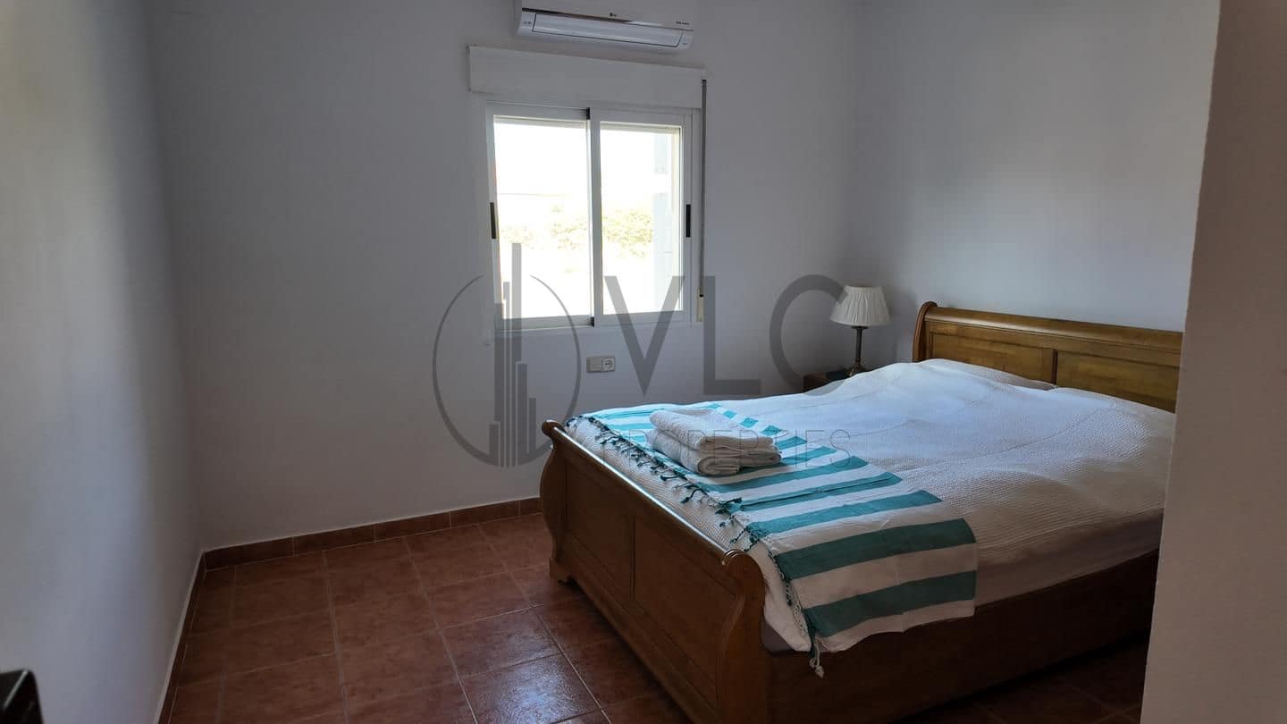 11 bedroom Villa for rent in Turis with pool garage - € 700 (Ref: 10130223)