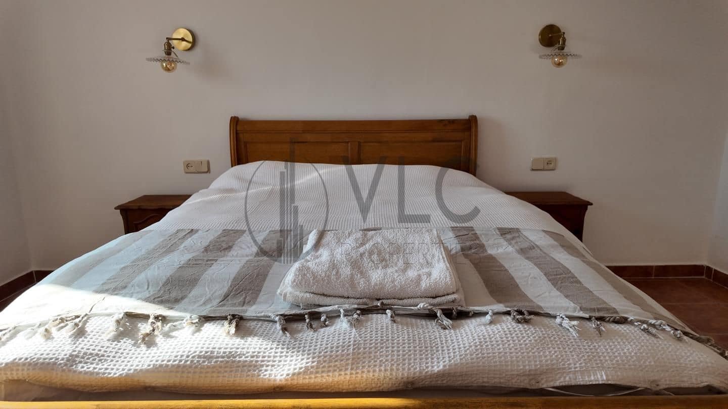 11 bedroom Villa for rent in Turis with pool garage - € 700 (Ref: 10130223)