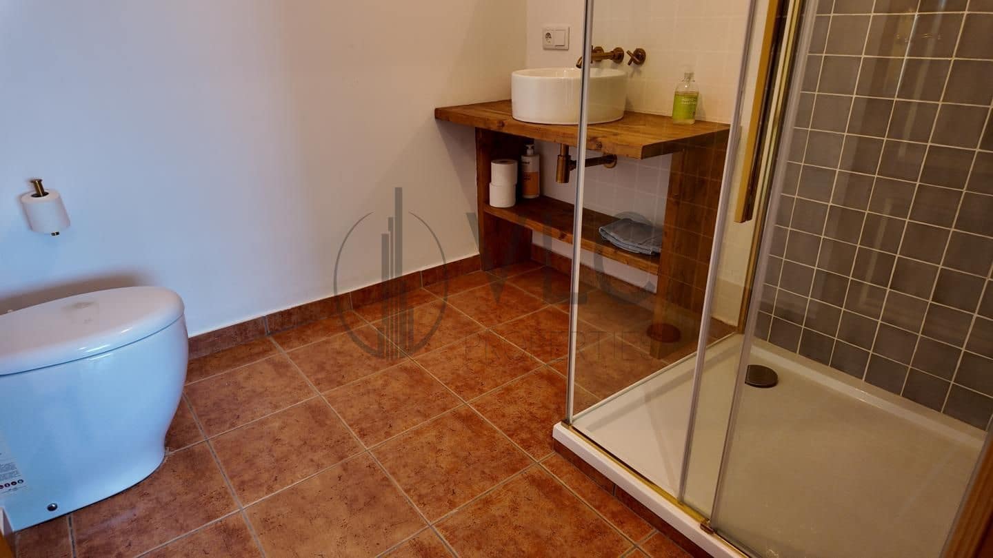 11 bedroom Villa for rent in Turis with pool garage - € 700 (Ref: 10130223)