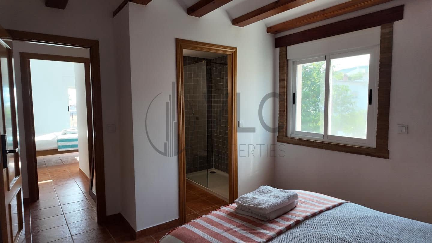 11 bedroom Villa for rent in Turis with pool garage - € 700 (Ref: 10130223)