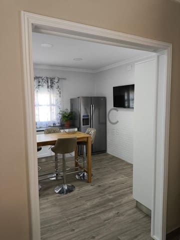 4 soverom Villa til salgs i Turís med svømmebasseng garasje - € 395 000 (Ref: 10169085)