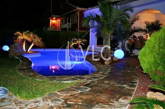 6 soveværelse Villa til salg i Dehesa de Campoamor, Orihuela med swimmingpool - € 798.000 (Ref: 7171030)