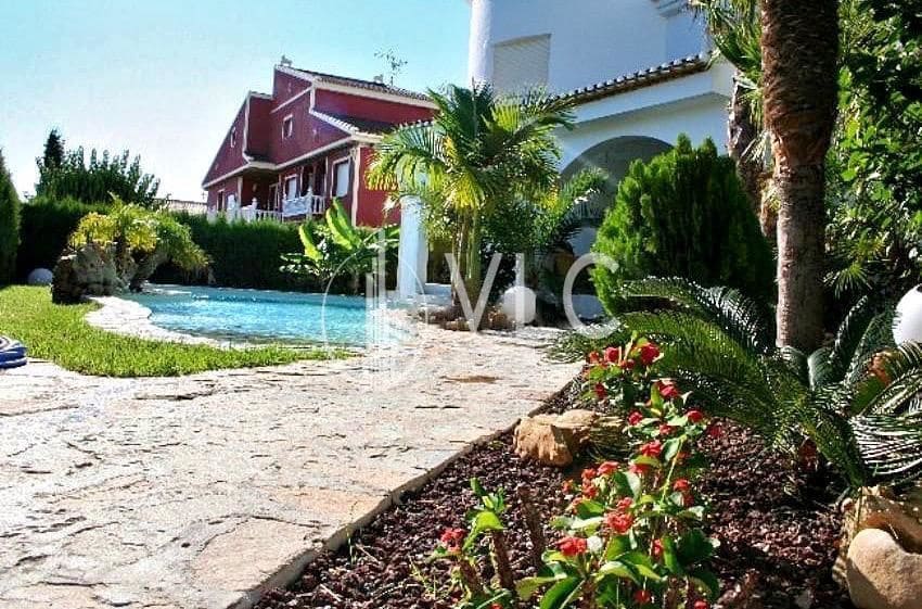 6 bedroom Villa for sale in Campoamor with pool - € 798,000 (Ref: 7171030)