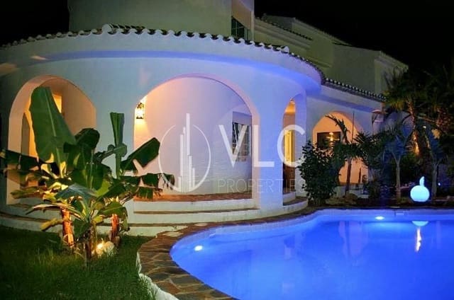 6 soveværelse Villa til salg i Dehesa de Campoamor, Orihuela med swimmingpool - € 798.000 (Ref: 7171030)