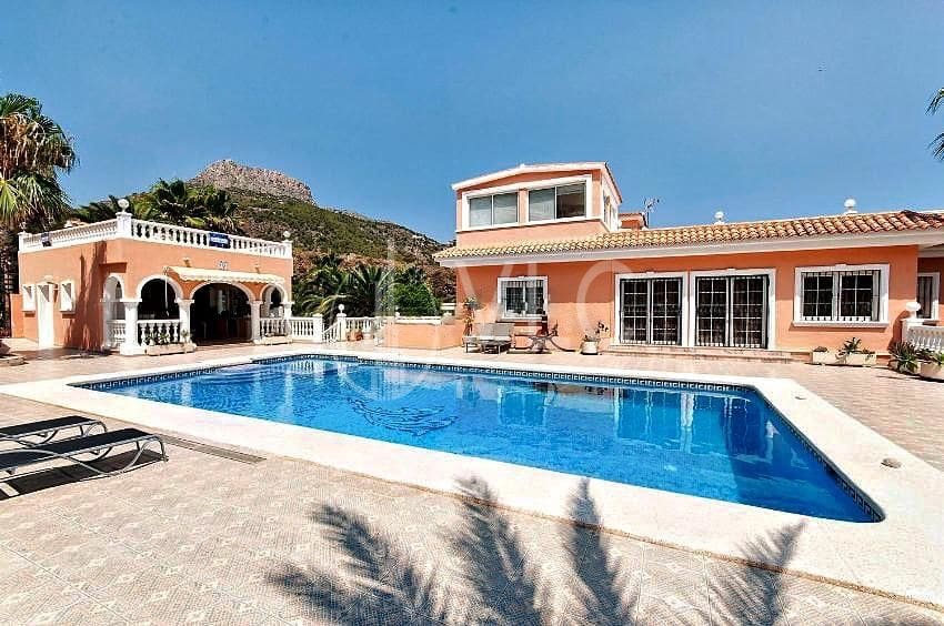 5 soveværelse Villa til salg i Calpe / Calp med swimmingpool garage - € 895.000 (Ref: 7176357)