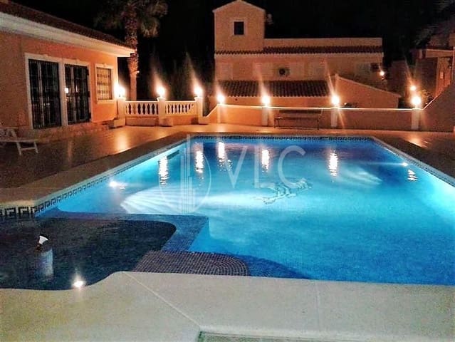 5 slaapkamer Villa te koop in Maryvilla, Calpe / Calp met zwembad garage - € 895.000 (Ref: 7176357)