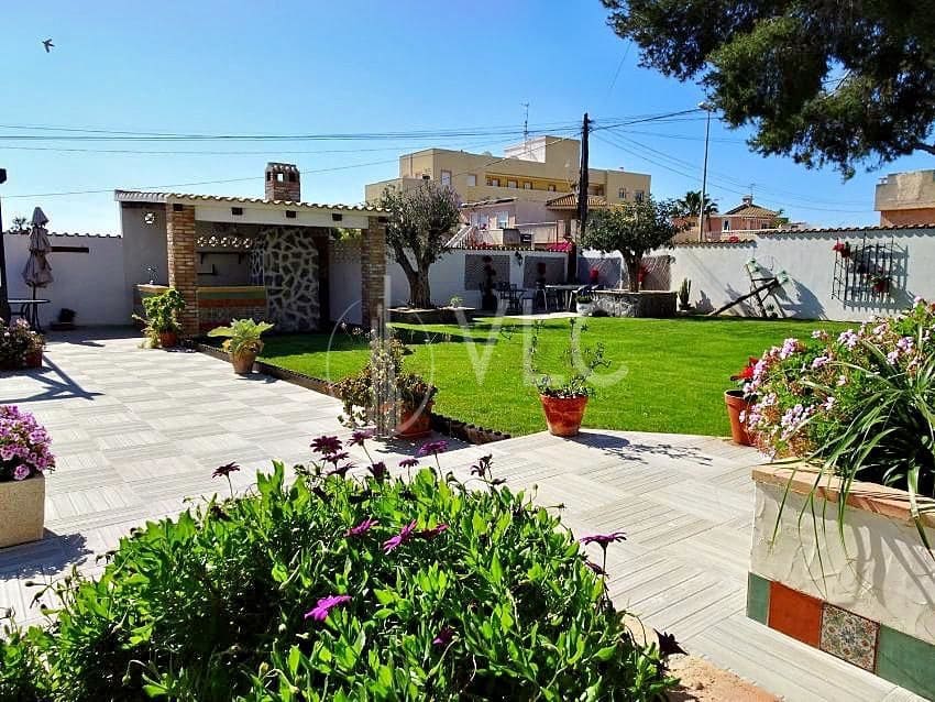 9 soveværelse Villa til salg i Orihuela Costa med swimmingpool garage - € 674.000 (Ref: 7307841)