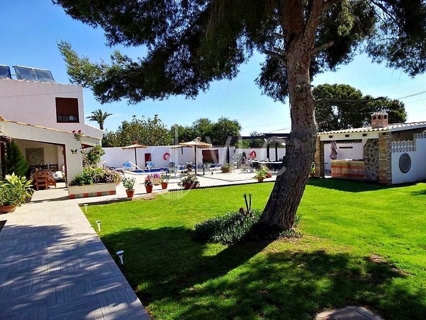 9 soveværelse Villa til salg i Orihuela Costa med swimmingpool garage - € 674.000 (Ref: 7307841)