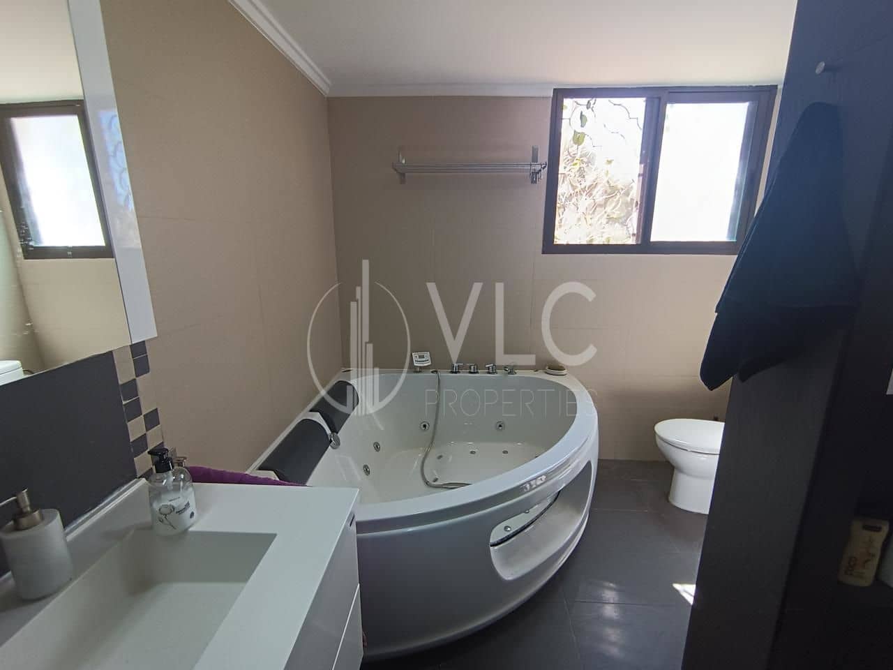 5 soveværelse Villa til salg i Godelleta med swimmingpool garage - € 440.000 (Ref: 7413423)